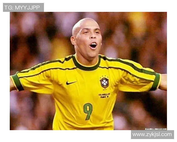 精选足球明星车载摆件推荐让你的爱车更具个性与魅力 精选足球明星车载摆件推荐让你的爱车更具个性与魅力