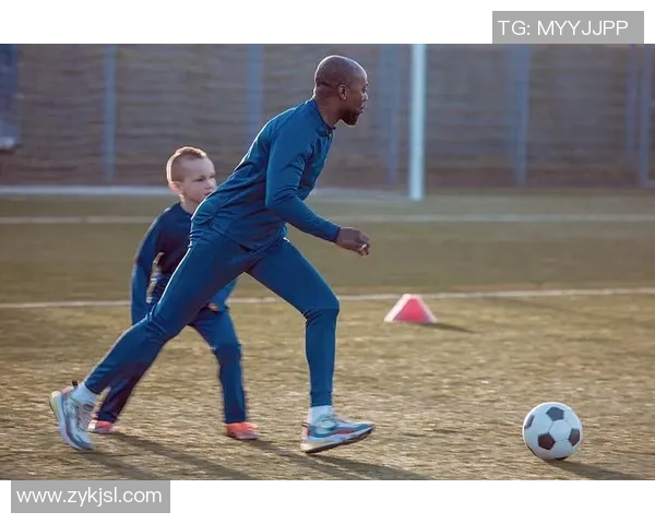 小黑人足球明星的成长故事与梦想追逐之路