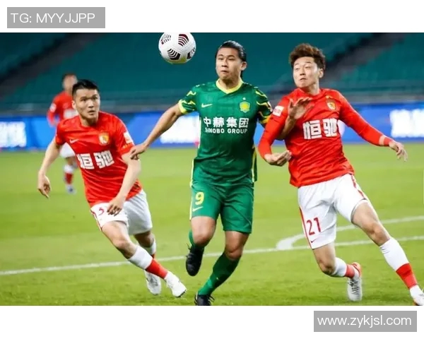 成都篮球队以51分领跑大师赛积分榜展现强劲实力和团队合作精神